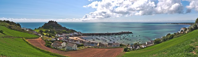 -Projection: Equirectangular (2)FOV: 151 x 85Ev: 13.49